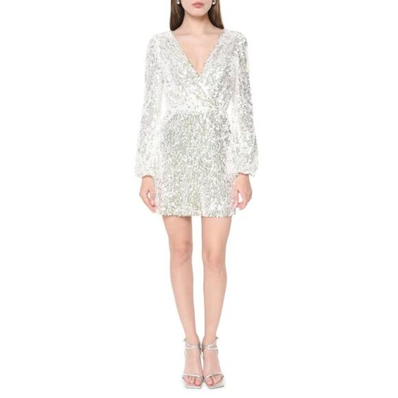 NWT WAYF Women's Silver Sequin Carrie Long‎ Sleeve V-Neck Mini Dress Size XS - Picture 1 of 12
